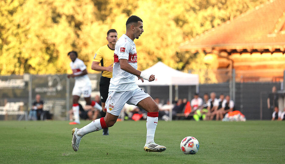 In seinem ersten Spiel für den VfB Stuttgart trifft Neuzugang Badredine Bouanani gleich gegen den SG Sonnenhof Großaspach.