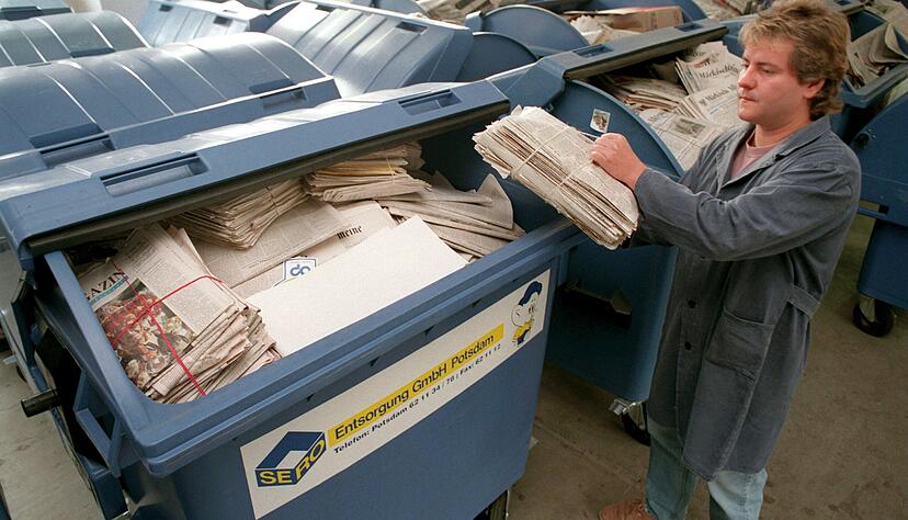 Kurz nach der Wiedervereinigung begann der Niedergang von Sero. Das lag auch an den sinkenden Preisen: Die Sammler erhielten nur noch wenig Geld für die abgegebenen Rohstoffe. Foto: dpa Kurz nach der Wiedervereinigung begann der Niedergang von Sero. Das lag auch an den sinkenden Preisen: Die Sammler erhielten nur noch wenig Geld für die abgegebenen Rohstoffe. Foto: dpa