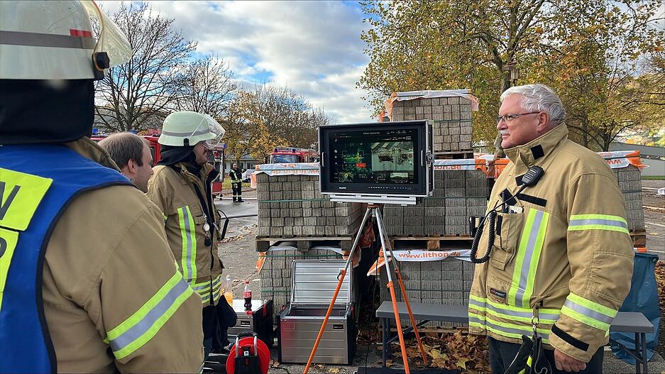 Die Drohnenfachgruppe der Feuerwehr Öhringen ist am Solebad Niedernhall ebenfalls im Einsatz. Die Drohnenfachgruppe der Feuerwehr Öhringen ist am Solebad Niedernhall ebenfalls im Einsatz.
