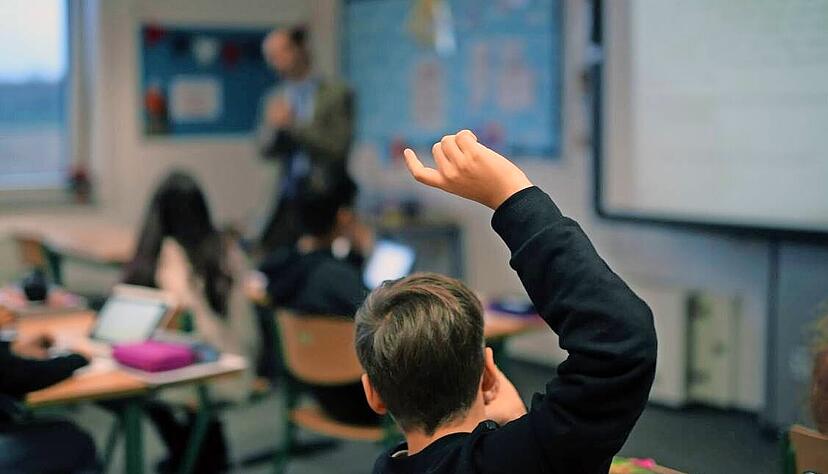 Zugewanderte Lehrer als Potenzial f&uuml;r den Unterricht: Die Akademie f&uuml;r Innovative Bildung und Management aus Heilbronn bildet ausl&auml;ndische Lehrer weiter, damit sie unter anderem in sogenannten Vorbereitungsklassen Gefl&uuml;chtete unterrichten k&ouml;nnen.