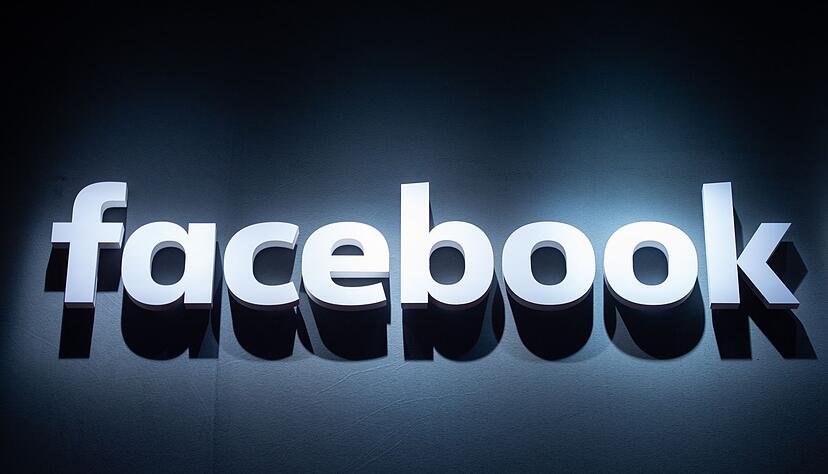 Facebook ohne Werbung kostet in Zukunft zehn Euro im Monat. Facebook ohne Werbung kostet in Zukunft zehn Euro im Monat.