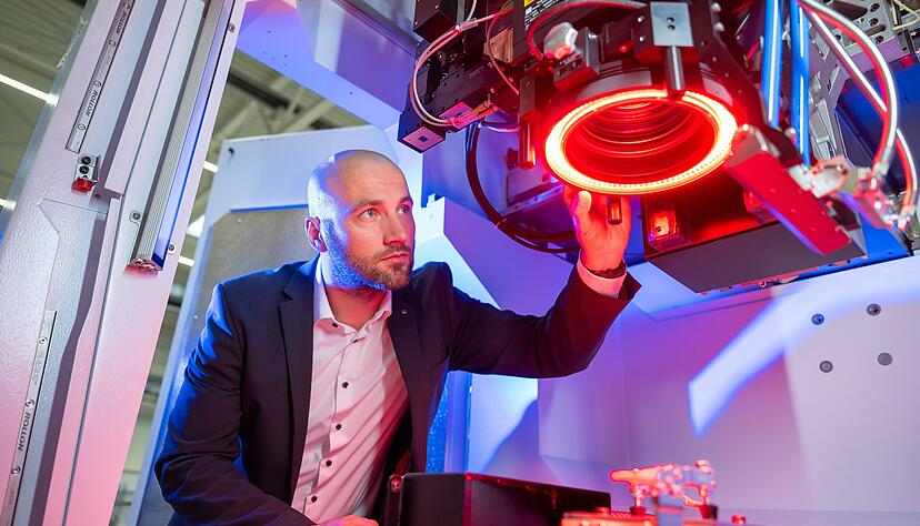Der Laserspezialist Trumpf ist im abgelaufenen Geschäftsjahr in die roten Zahlen gerutscht. Der Laserspezialist Trumpf ist im abgelaufenen Geschäftsjahr in die roten Zahlen gerutscht.