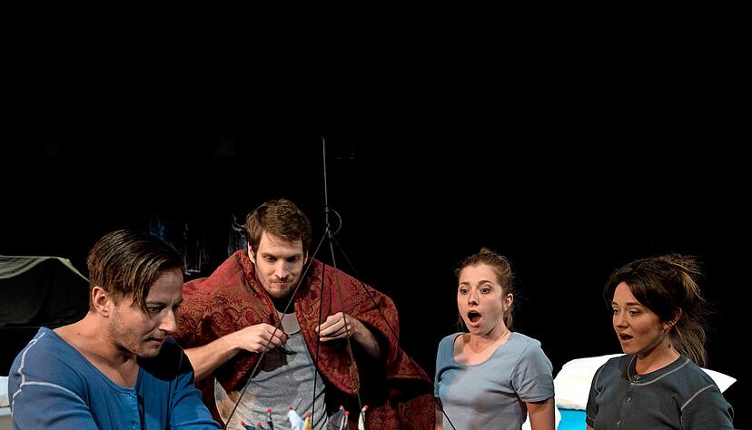 Munteres Königreich Schlummerland in der Boxx: (von links) Peter Volksdorf, Sascha Kirschberger, Anja Bothe und Romy Klötzel.
Foto: Thomas Braun