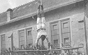 Turnvereine hatten regen Zulauf - hier auf dem Platz bei der Turnhalle im Rot.
