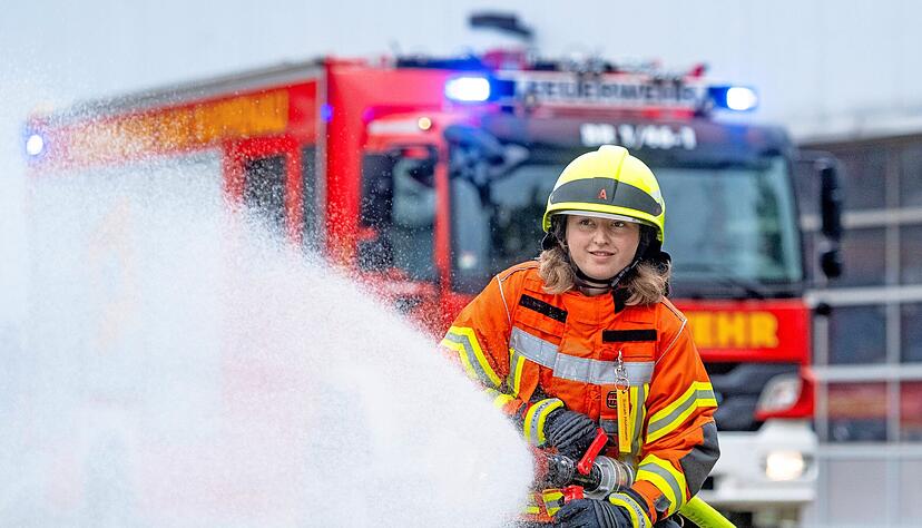 Sarah Hofmann ist eine unkomplizierte junge Frau, der es Spaß macht, aktiv zu sein: auch bei der Feuerwehr in Bad Rappenau.
Foto: Mario Berger Sarah Hofmann ist eine unkomplizierte junge Frau, der es Spaß macht, aktiv zu sein: auch bei der Feuerwehr in Bad Rappenau.
Foto: Mario Berger