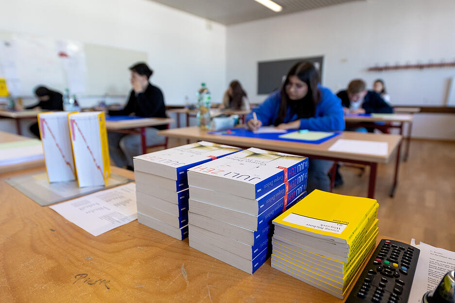 Für die Fächer Deutsch und Mathe gilt: Sie werden abgeprüft, egal ob schriftlich oder mündlich. Für die Fächer Deutsch und Mathe gilt: Sie werden abgeprüft, egal ob schriftlich oder mündlich.