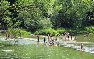 Badestellen wie die an der Jagst in Schöntal sind im Sommer beliebt. Hier gilt: "Baden auf eigene Gefahr." Badestellen wie die an der Jagst in Schöntal sind im Sommer beliebt. Hier gilt: "Baden auf eigene Gefahr."