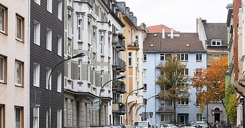Ulrich Kammerer aus Lauffen vertritt die Ansicht, dass Wohnformen zur Einsamkeit beitragen - und sie mildern können. (Symbolfoto)