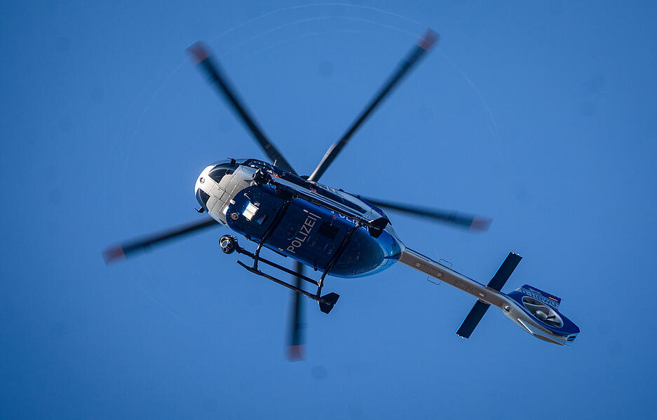Auch ein Polizei-Hubschrauber war im Einsatz bei der Suche.