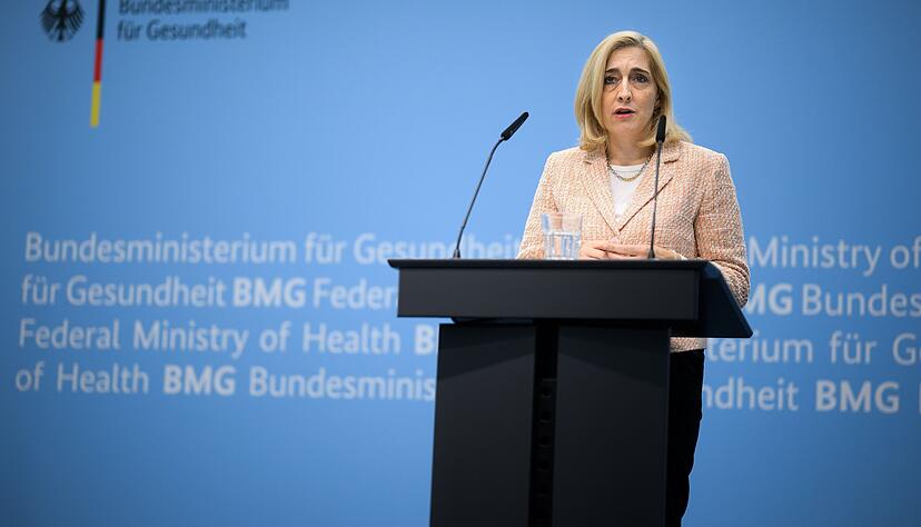 Bundesgesundheitsministerin Nina Warken (CDU) will mit einem Sparpaket eine Beitragserhöhung für Versicherte verhindern. Bundesgesundheitsministerin Nina Warken (CDU) will mit einem Sparpaket eine Beitragserhöhung für Versicherte verhindern.