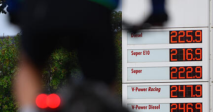 In der Nacht vom 31. August auf den 1. September endete eine vorübergehende Senkung der Energiesteuer auf das von der EU vorgegebene Mindestmaß. Sie galt seit 1. Juni, um Verbraucher angesichts hoher Energiepreise zu entlasten.