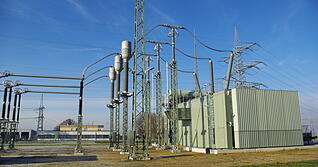 Auf dem Gel&auml;nde des Umspannwerks Neckarwestheim wurden mehrere neue Anlagen und Geb&auml;ude errichtet.