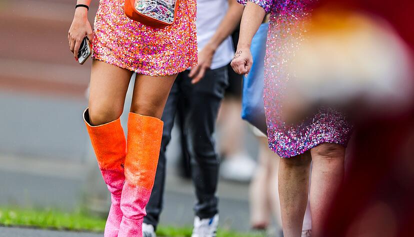 Cowboyboots gehören bei vielen «Swifties» zum Outfit dazu. Cowboyboots gehören bei vielen «Swifties» zum Outfit dazu.