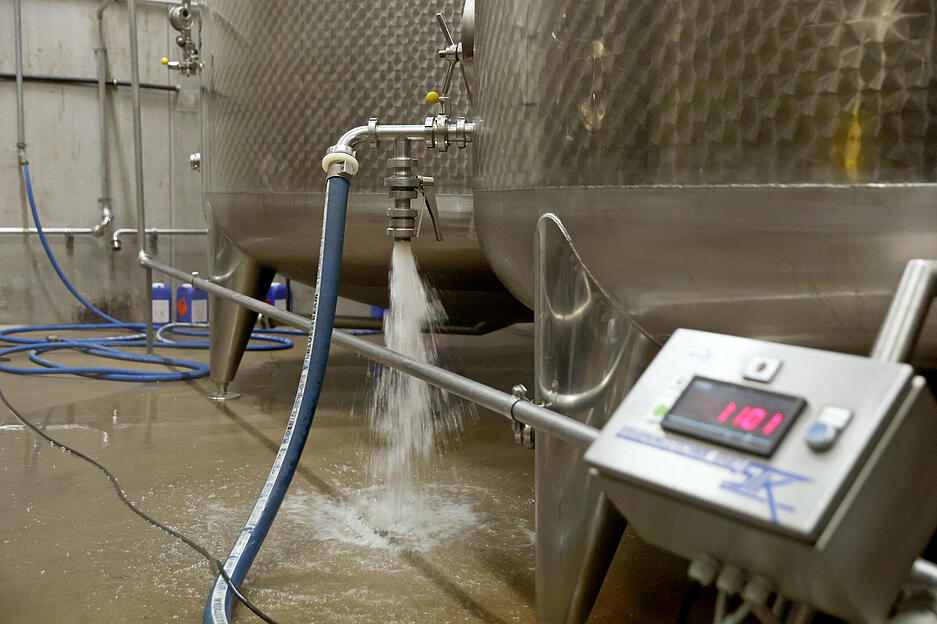 Saft-Produktion bei Beil Fruchtsäfte in Neckarsulm.