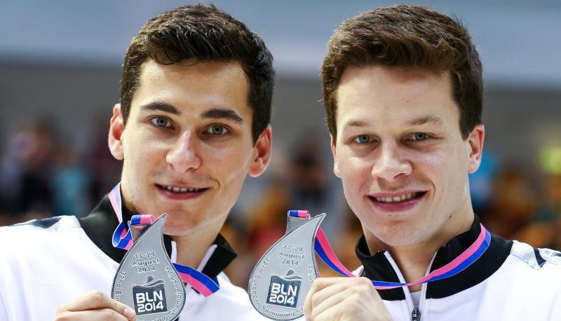 Stephan Feck (l) und Patrick Hausding mit der Silbermedaille. Foto: David Ebener