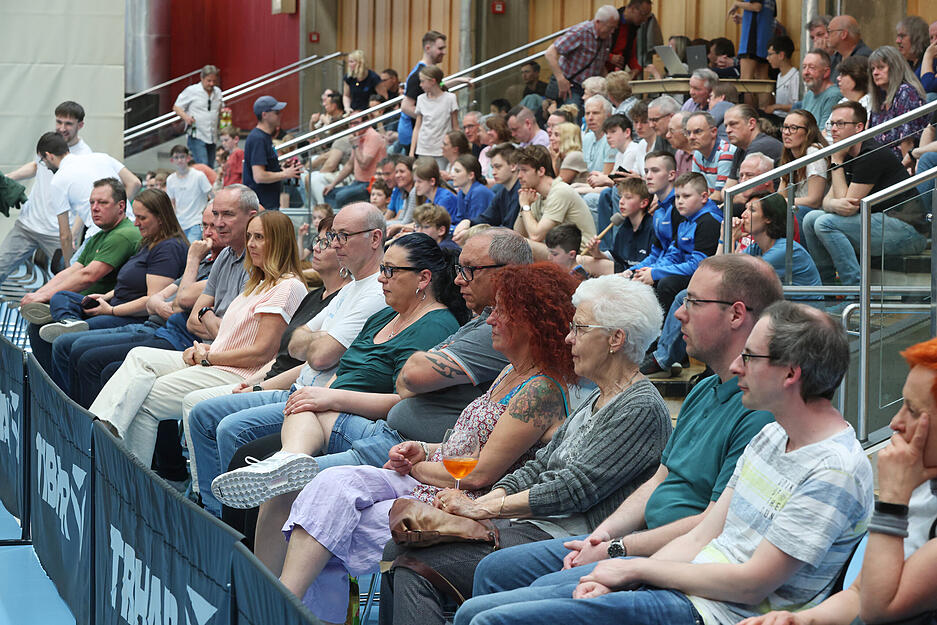 Mehr als 250 Zuschauer waren zum letzten Heimspiel in der Neckarsulmer Ballei. Mehr als 250 Zuschauer waren zum letzten Heimspiel in der Neckarsulmer Ballei.