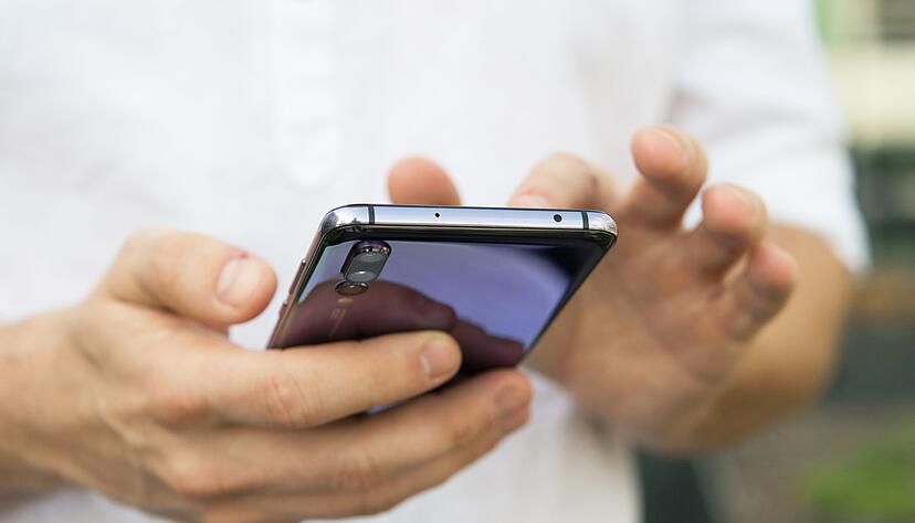 Das Landeskriminalamt Niedersachsen warnt vor Phishing-SMS. Sie sollten keinesfalls auf Links in solchen Nachrichten klicken.