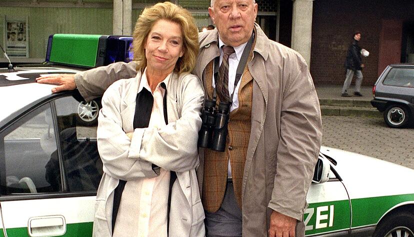 Evelyn Hamann und Heinz Baumann 1998 bei Dreharbeiten zu «Adelheid und ihre Mörder».