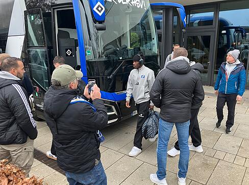Vor dem Spiel in Hoffenheim waren die Fußballer des Bundesligisten HSV zu Gast im Heilbronner Parkhotel. Vor dem Spiel in Hoffenheim waren die Fußballer des Bundesligisten HSV zu Gast im Heilbronner Parkhotel.