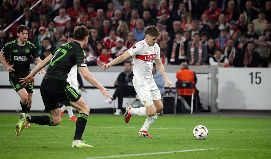 Ramon Hendriks: Wenig zu tun, offensiv eingebracht, kurz vor dem Pausenpfiff den VfL-St&uuml;rmer angeschossen und f&uuml;r die gr&ouml;&szlig;te G&auml;stechance der ersten 45 Minuten gesorgt. Note: 3,5