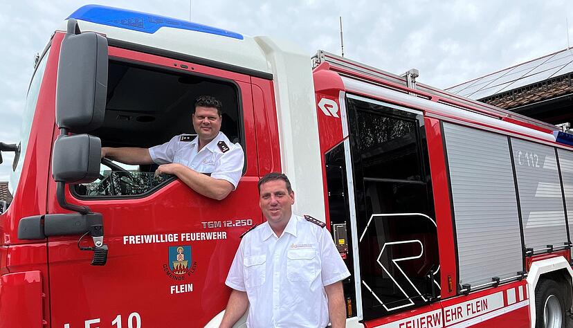 Kommandant Michael Martschat (vorne) und sein Stellvertreter Jochen Reber freuen sich auf die Feierlichkeiten zum 150-jährigen Bestehen der Freiwilligen Feuerwehr Flein. Kommandant Michael Martschat (vorne) und sein Stellvertreter Jochen Reber freuen sich auf die Feierlichkeiten zum 150-jährigen Bestehen der Freiwilligen Feuerwehr Flein.