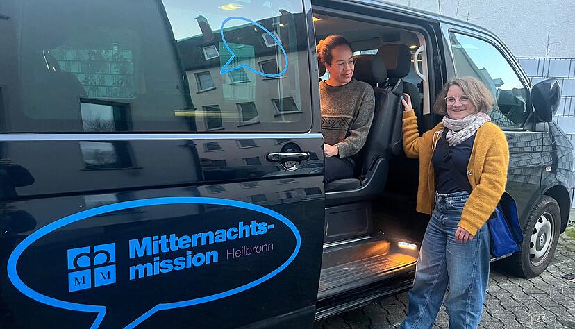 Eliane Ntanguen (links) von der Fachberatungsstelle f&uuml;r Prostituierte und Kathrin Geih, Abteilungsleiterin der Heilbronner Mitternachtsmission, helfen ehemaligen Prostituierten bei der Organisation ihres Arbeitsalltags.