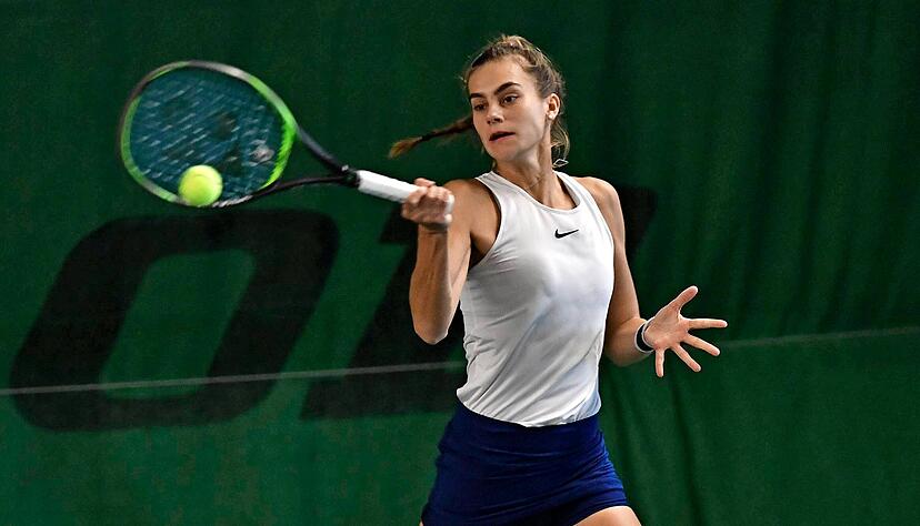 Kraftvoll bei den deutschen Jugend-Hallenmeisterschaften Anfang Dezember in Essen: Antonia Schmidt holt in der Klasse U18 den Titel im Doppel.
Foto: privat