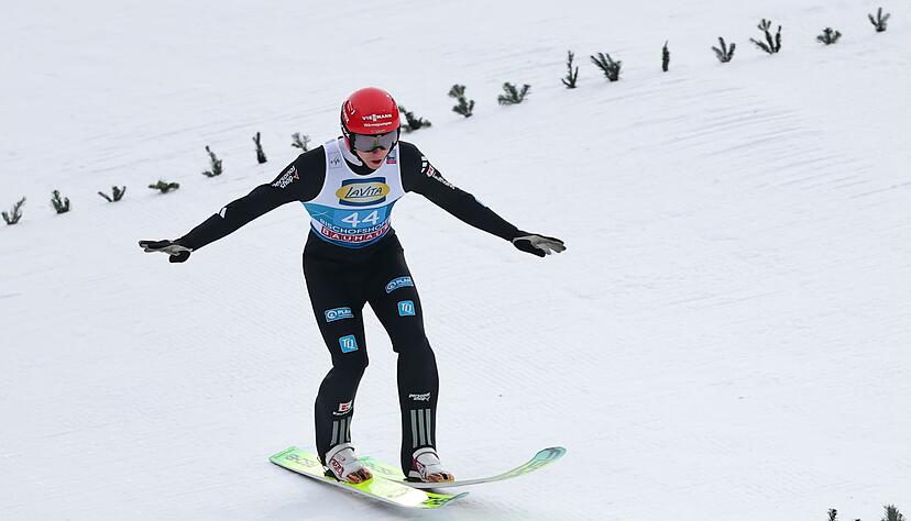Karl Geiger vergab in Japan eine große Chance. (Archivbild) Karl Geiger vergab in Japan eine große Chance. (Archivbild)