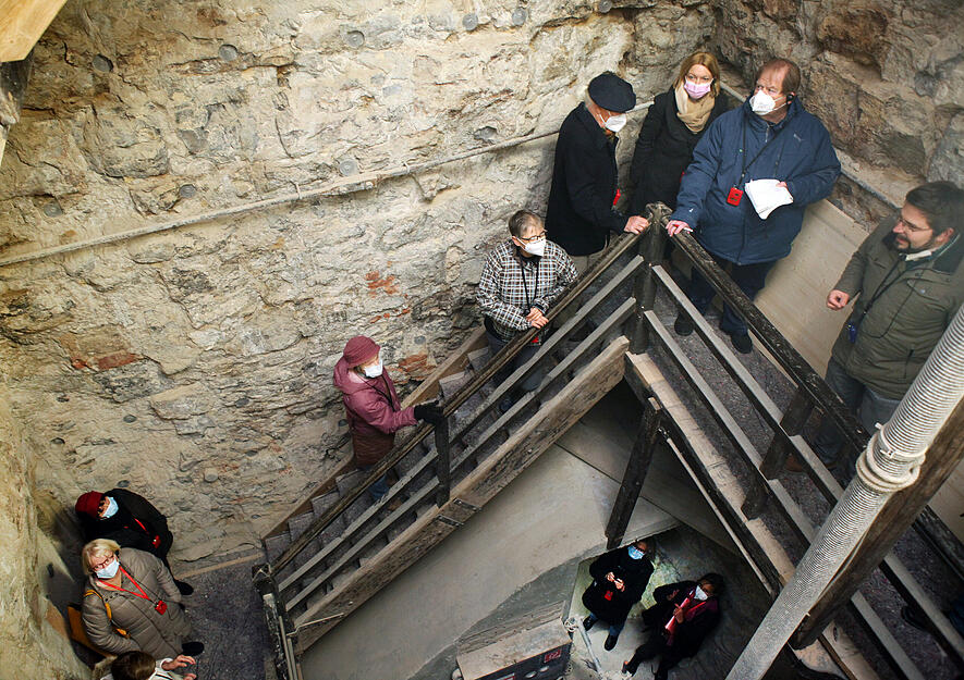 Schulung der Gästeführer mit Exklusivführung durch Architekt Schädel durch den Blauen Turm in Bad Wimpfen Schulung der Gästeführer mit Exklusivführung durch Architekt Schädel durch den Blauen Turm in Bad Wimpfen