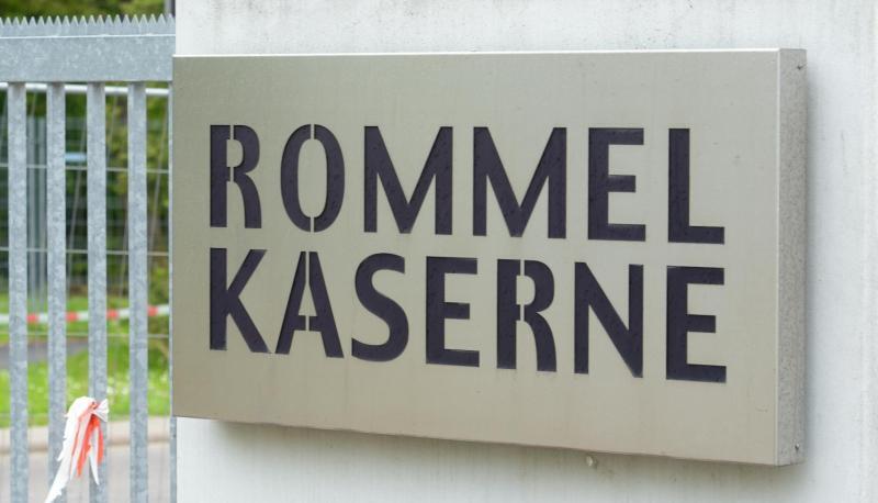 Ein Schild weist auf die Rommel-Kaserne hin. Foto: Stefan Puchner/Archiv Ein Schild weist auf die Rommel-Kaserne hin. Foto: Stefan Puchner/Archiv