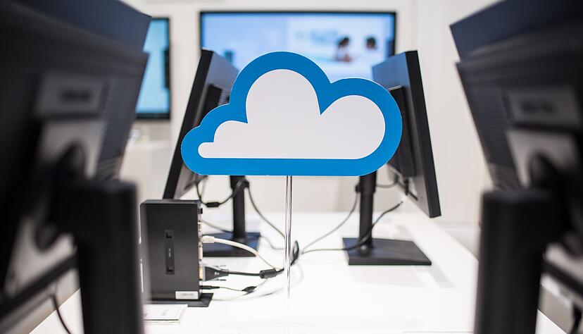 Wer Dateien über mehrere Computer und Mobilgeräte von überall aus zugänglich machen möchte, kann dafür Cloudspeicher nutzen. Wer Dateien über mehrere Computer und Mobilgeräte von überall aus zugänglich machen möchte, kann dafür Cloudspeicher nutzen.