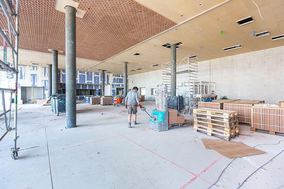 Baustellen-Besichtigung der Josef-Schwarz-Schule im Neckarbogen