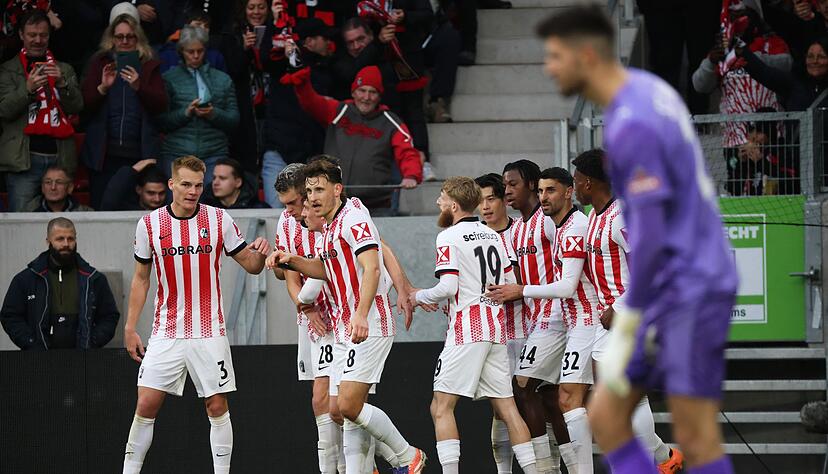 Keeper Nikola Vasilj sah bei Gegentoren unglücklich aus. Keeper Nikola Vasilj sah bei Gegentoren unglücklich aus.