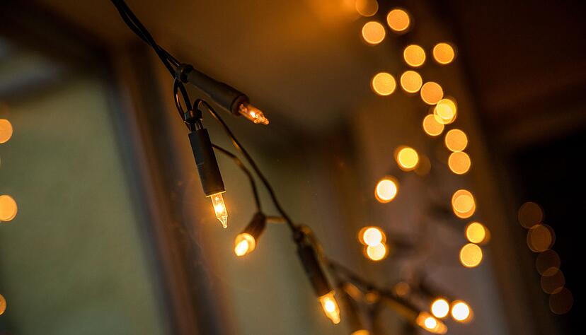 LED-Lichterketten sind besonders energiesparend: Sie verbrauchen bis zu 90 Prozent weniger Strom als Gl&uuml;h- oder Halogenlampen und halten deutlich l&auml;nger.