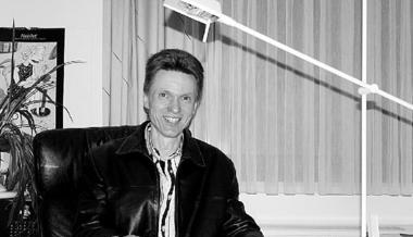 Freut sich schon auf die Selbstständigkeit: Dr. Thomas Jakob bezieht die Praxisräume des verstorbenen Dr. Götz Baur. (Foto: Agentur Kochertal) Freut sich schon auf die Selbstständigkeit: Dr. Thomas Jakob bezieht die Praxisräume des verstorbenen Dr. Götz Baur. (Foto: Agentur Kochertal)