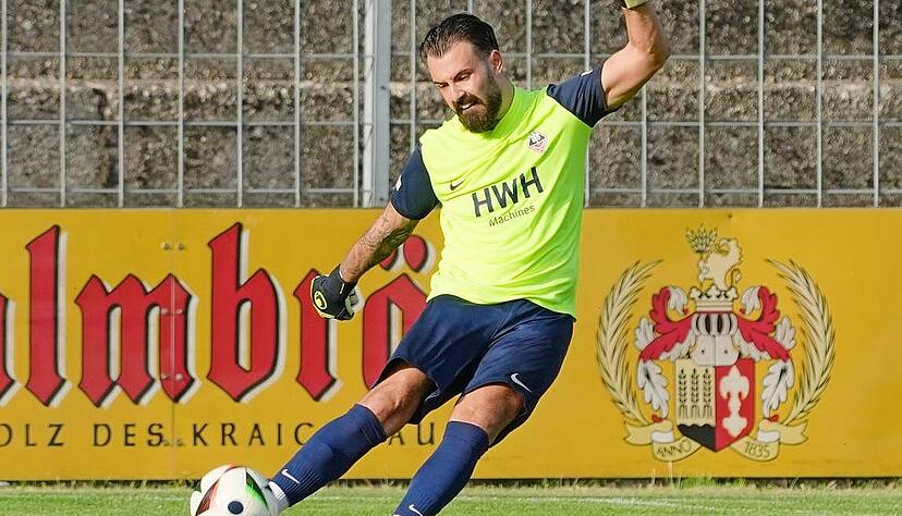 Nach seiner soliden Leistung gegen den TSV Reichenbach steht Dominik Samija auch beim FC Astoria Walldorf II zwischen den Pfosten des VfB.
Foto: Michael Nachreiner Nach seiner soliden Leistung gegen den TSV Reichenbach steht Dominik Samija auch beim FC Astoria Walldorf II zwischen den Pfosten des VfB.
Foto: Michael Nachreiner