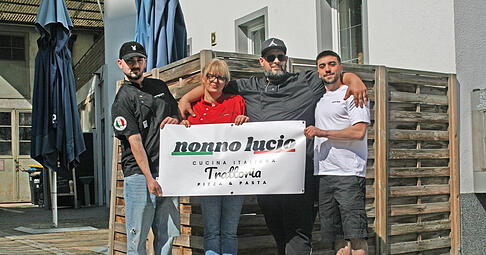 Das Team der Adler Trattoria Nonno Lucio: (von links) Chefkoch Michele Santoro, Sabrina Martena, Jonathan Martena und Serviceleiter Saverio Laveglia.