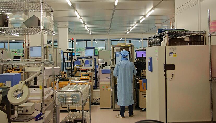 In der neuen Chip-Fabrik von Vishay wird schon gearbeitet. In der neuen Chip-Fabrik von Vishay wird schon gearbeitet.