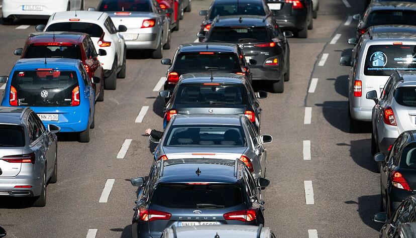 Reiseverkehr aus anderen Bundesl&auml;ndern sorgt voraussichtlich auf Staus auf Baden-W&uuml;rttembergs Autobahnen.