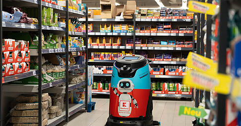 Kaufland testet derzeit in sechs Filialen den Einsatz von Reinigungsrobotern. Foto: Kaufland