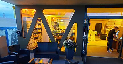 Ein Blick in den Laden, der bald in Hollenbach stehen wird. Am Muswiesen-Stand der Unternehmen Farmbau und Komminvest wurde er vorgestellt.