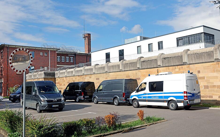 Durchsuchungsaktion der Polizei in der JVA Heilbronn Durchsuchungsaktion der Polizei in der JVA Heilbronn