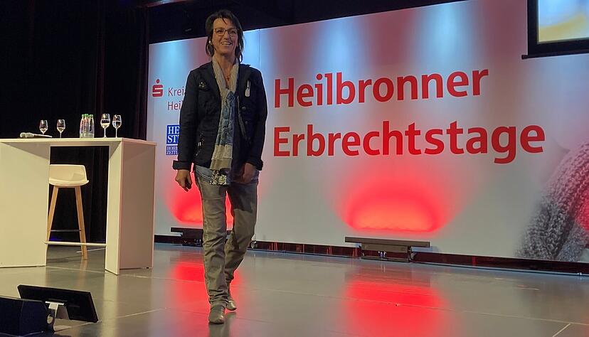 Christina Bauer von der Handwerkskammer Heilbronn kennt sich mit der familieninternen Übergabe aus: Als sie sich als Unternehmensberaterin in Düsseldorf eingefunden hatte, folgte der Ruf des Vaters. Christina Bauer von der Handwerkskammer Heilbronn kennt sich mit der familieninternen Übergabe aus: Als sie sich als Unternehmensberaterin in Düsseldorf eingefunden hatte, folgte der Ruf des Vaters.