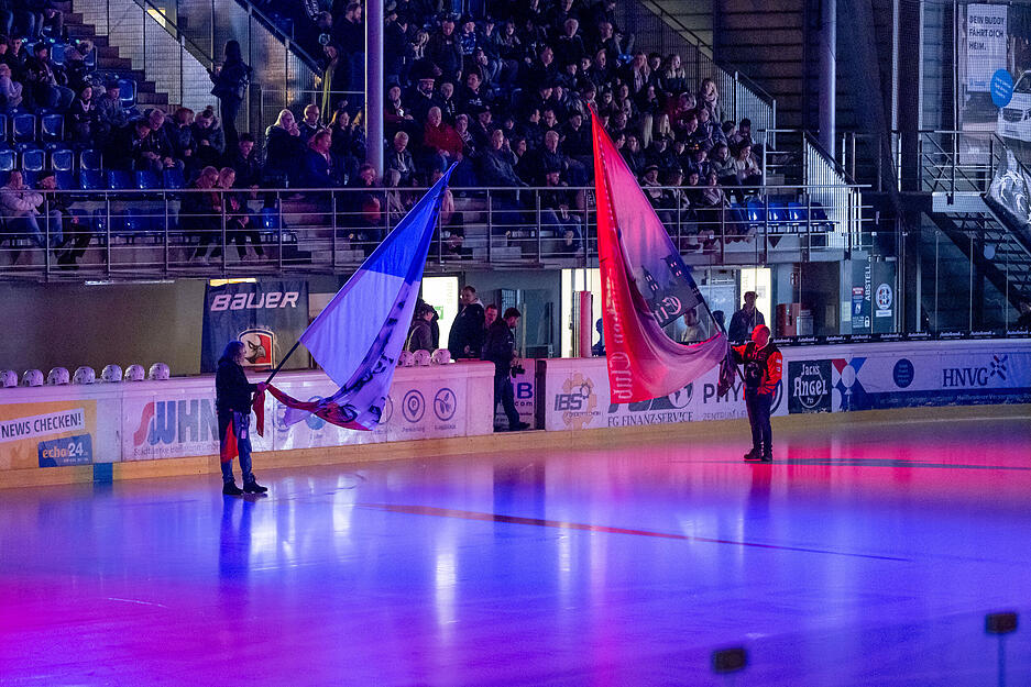 Die Heilbronner Falken konnten bereits am Sonntag und Dienstag gegen die Füchse Duisburg gewinnen. Die Heilbronner Falken konnten bereits am Sonntag und Dienstag gegen die Füchse Duisburg gewinnen.
