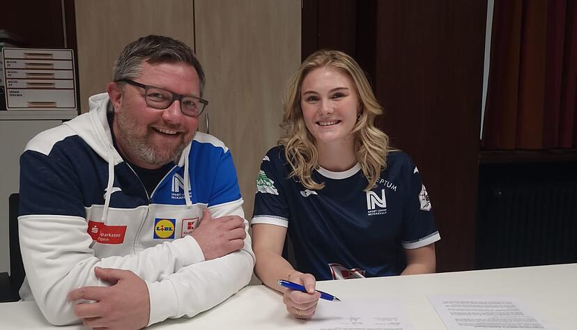 Lynn Holtman (rechts) wird die Bundesliga-Mannschaft der Sport-Union Neckarsulm von Trainer Thomas Zeitz (links) im Rückraum verstärken, stößt allerdings erst verspätet zur Mannschaft.