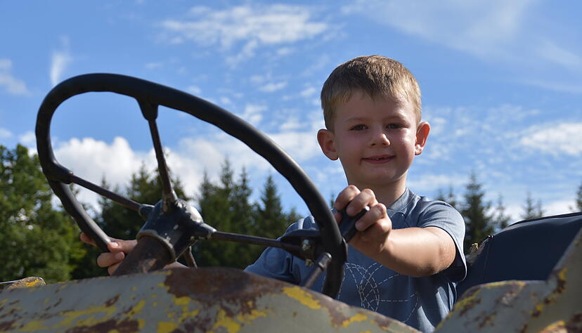 Das Schleppertreffen in Waldenburg ist eine Freude für große und kleine Oldtimer-Fans. Das Schleppertreffen in Waldenburg ist eine Freude für große und kleine Oldtimer-Fans.