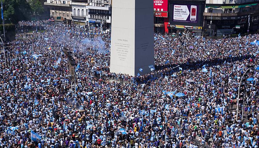Die argentinischen Fu&szlig;ballfans haben allen Grund ihre Mannschaft zu feiern.