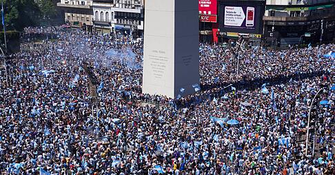 Die argentinischen Fu&szlig;ballfans haben allen Grund ihre Mannschaft zu feiern.