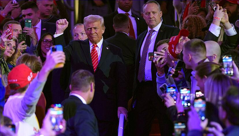Am Vorabend seiner Vereidigung als 47. US-Präsident ließ sich Donald Trump in der Hauptstadt von Anhängern feiern. Am Vorabend seiner Vereidigung als 47. US-Präsident ließ sich Donald Trump in der Hauptstadt von Anhängern feiern.