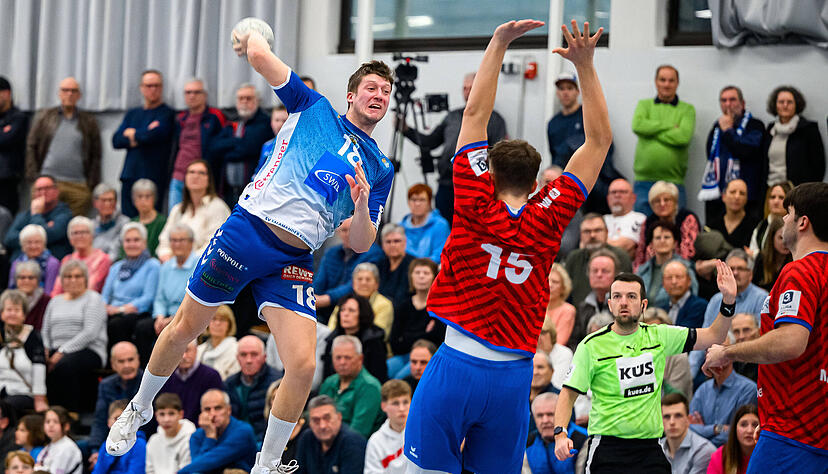 16 Tore erzielte Felix Kazmeier (links) vergangene Saison in der Stauwehrhalle gegen den TSB. Die Horkheimer gewannen allerdings mit 31:30. 16 Tore erzielte Felix Kazmeier (links) vergangene Saison in der Stauwehrhalle gegen den TSB. Die Horkheimer gewannen allerdings mit 31:30.